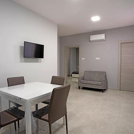 Giovi'S Apartments 卡斯特拉玛雷帝斯达比亚 外观 照片