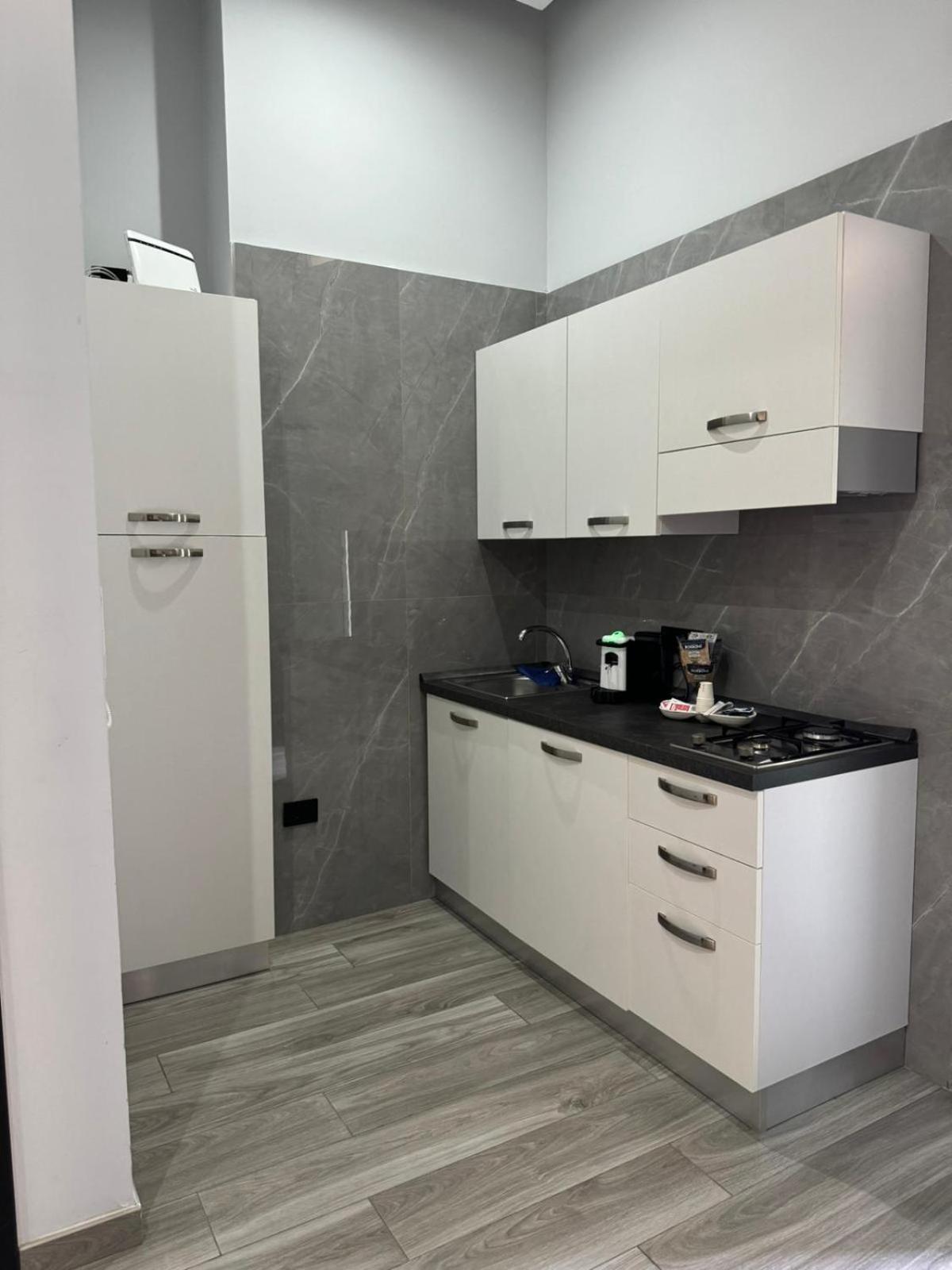 Giovi'S Apartments 卡斯特拉玛雷帝斯达比亚 外观 照片