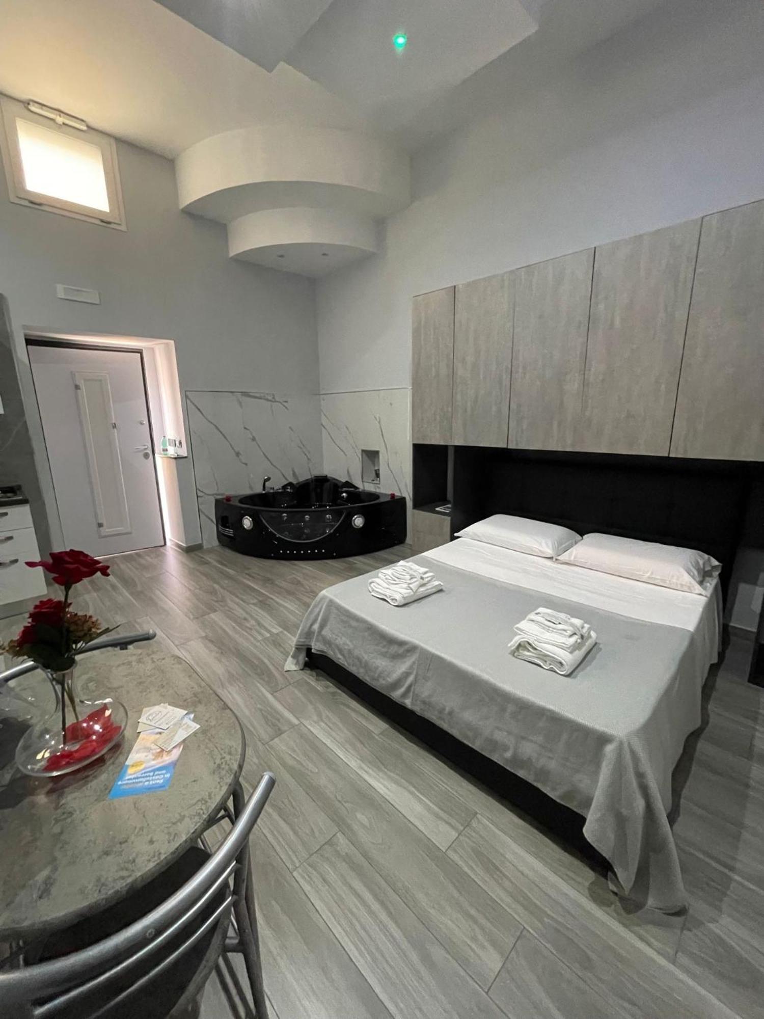 Giovi'S Apartments 卡斯特拉玛雷帝斯达比亚 外观 照片
