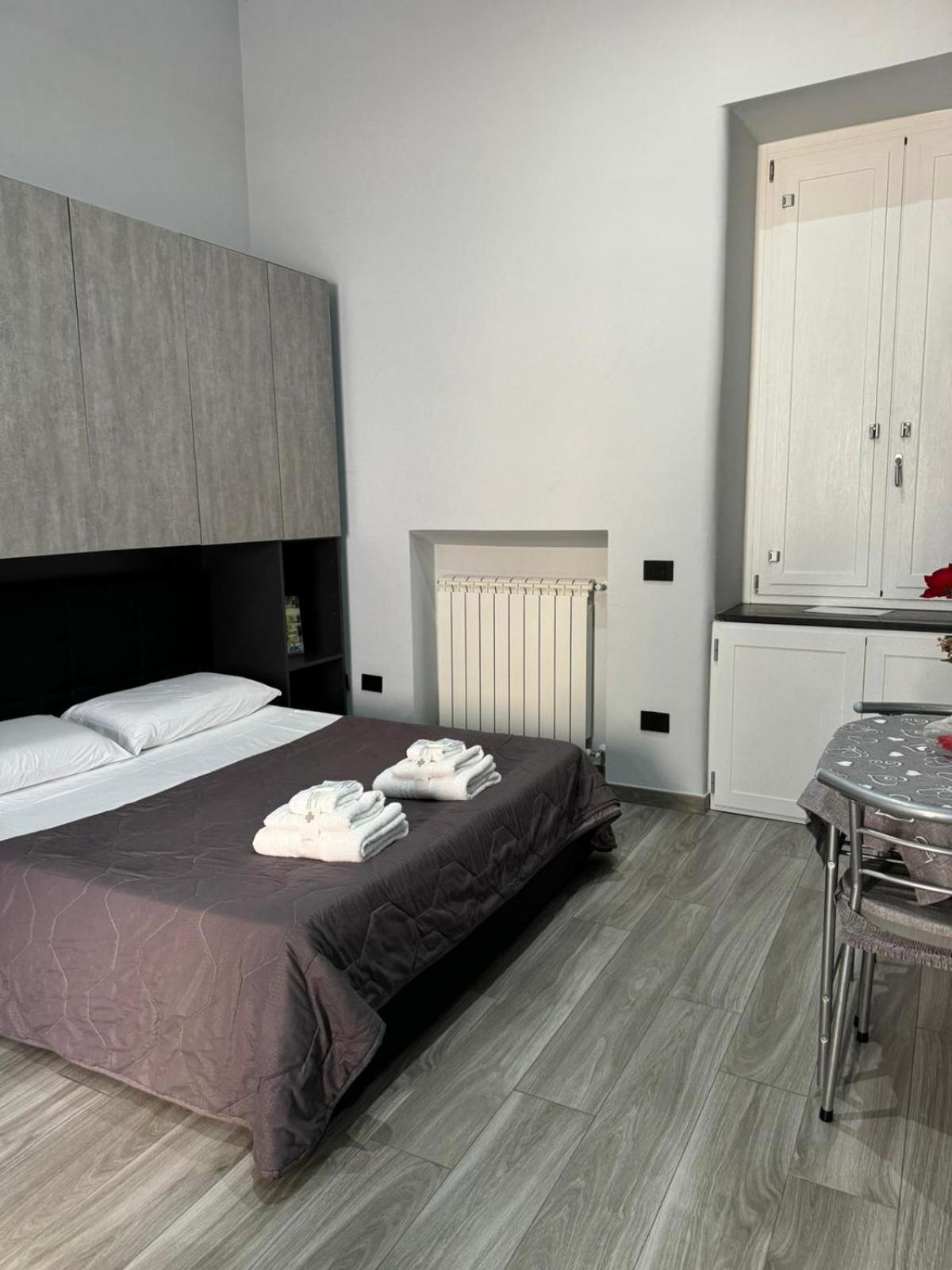 Giovi'S Apartments 卡斯特拉玛雷帝斯达比亚 外观 照片