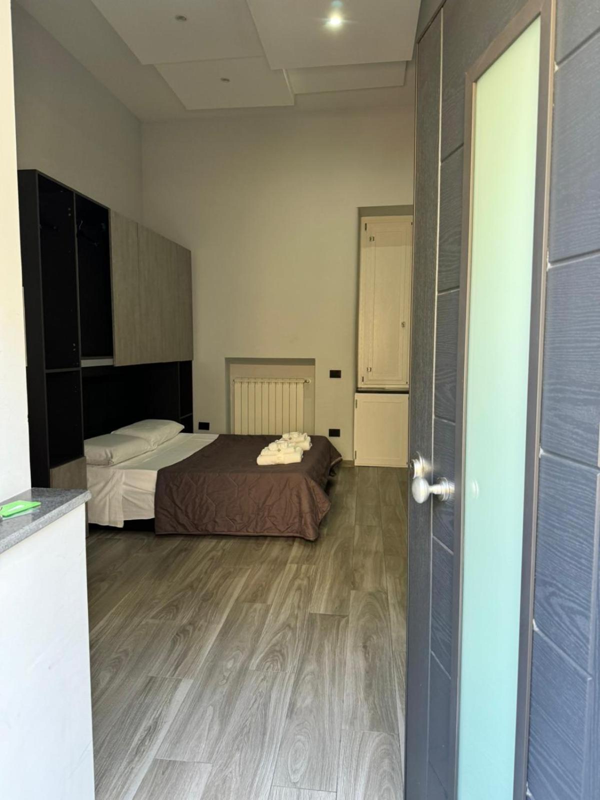 Giovi'S Apartments 卡斯特拉玛雷帝斯达比亚 外观 照片