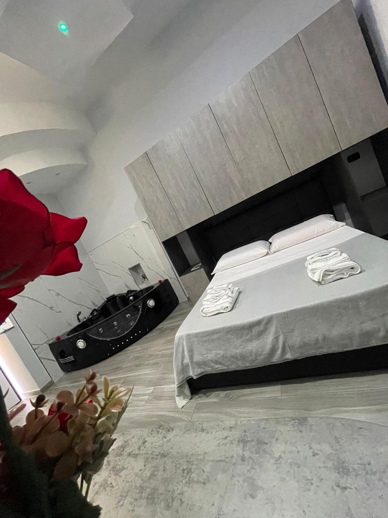Giovi'S Apartments 卡斯特拉玛雷帝斯达比亚 外观 照片